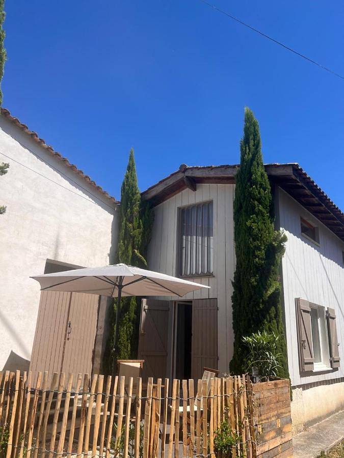 Location de vacances pour 3 personnes, avec terrasse, animaux acceptés à Illats