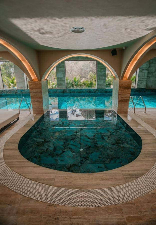 Hôtel pour 4 personnes, avec sauna et piscine ainsi que jardin et vue