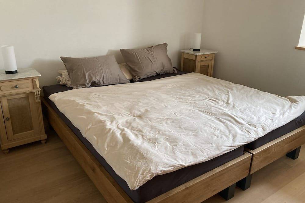Appartamento intero, Beautiful apartment in an old renovated farmhouse in La Brévine, Cantone di Neuchâtel