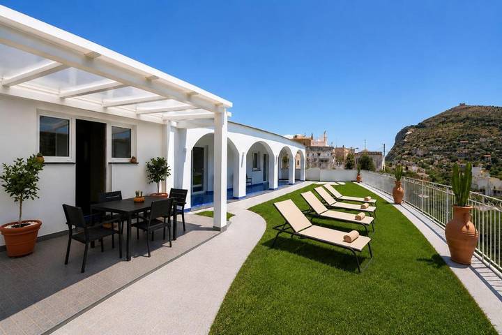 Casa vacanza per 5 persone, con panorama e giardino - 1