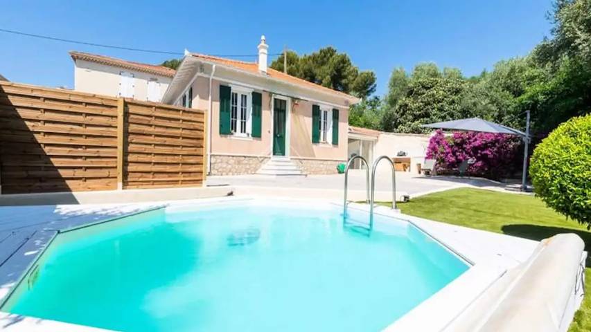 Ferienwohnung für 9 Personen, mit Garten und Pool