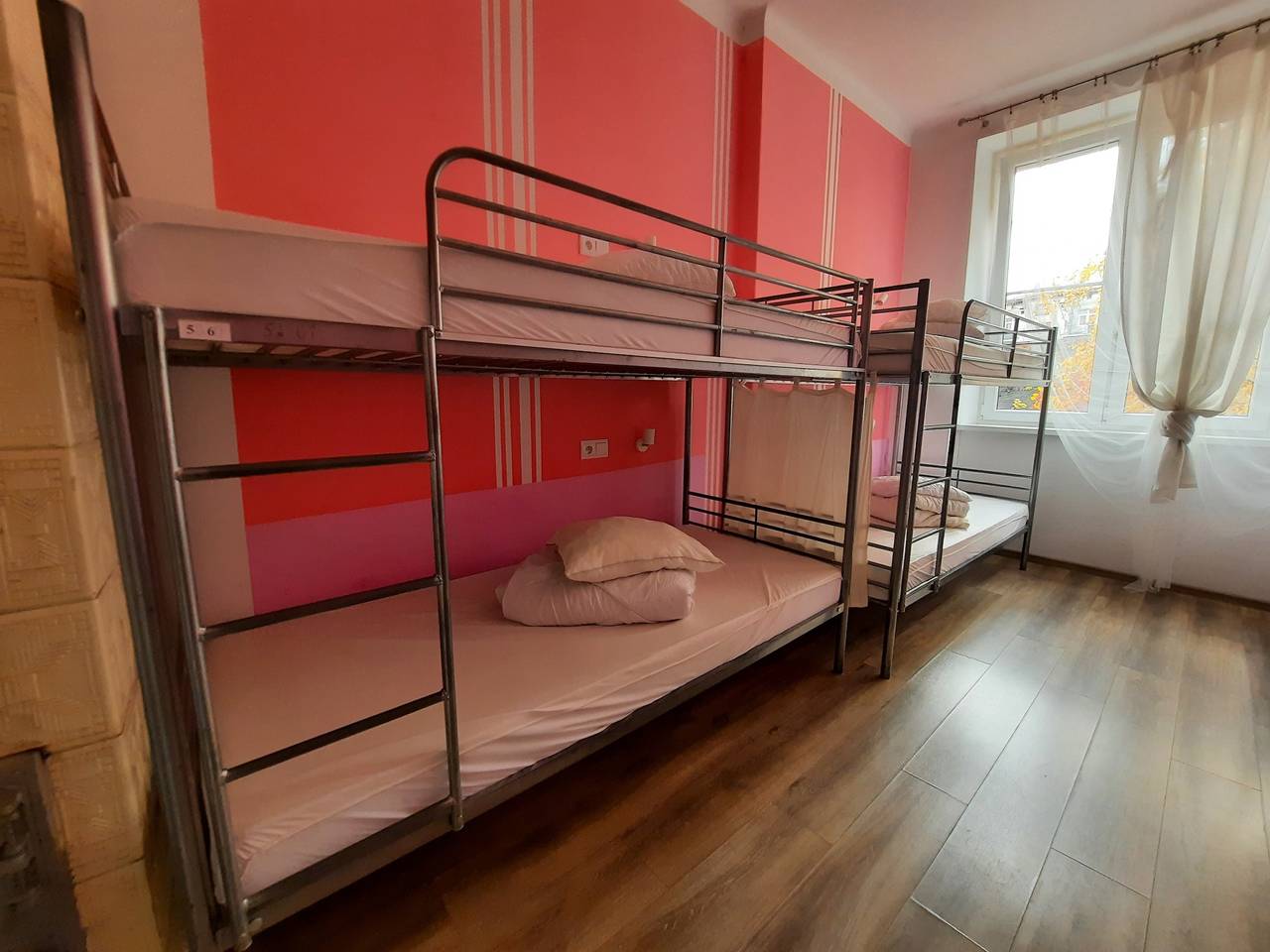 Bed in 6-Bed Female Dormitory Room, Old Town in Cracovia, Piccola Polonia