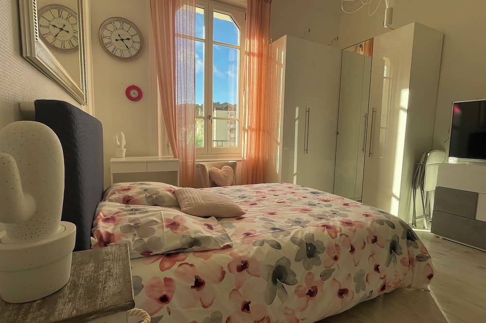 Apartamento entero, Douceur Pastel ★Studio ★Wifi in Châtelguyon, Parque Natural Regional Volcans d'Auvergne