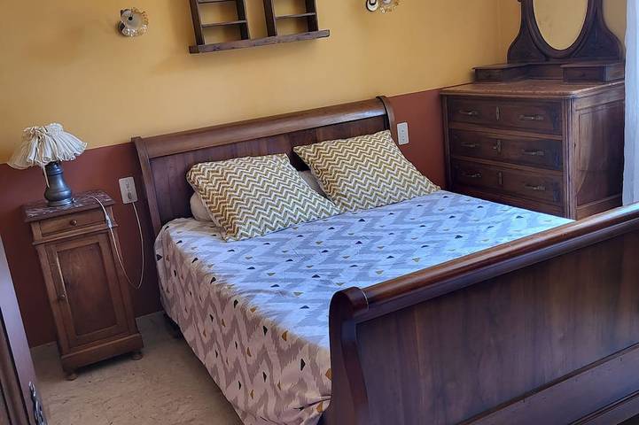 Air-conditioned villa with pool and fence in Aubignan, Vaucluse