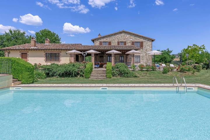 Villa per 15 persone, con terrazza e piscina nonché giardino - 1