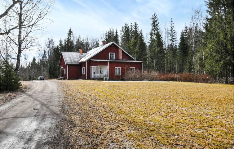 Hus för 11 Personer med trädgård in Värmland