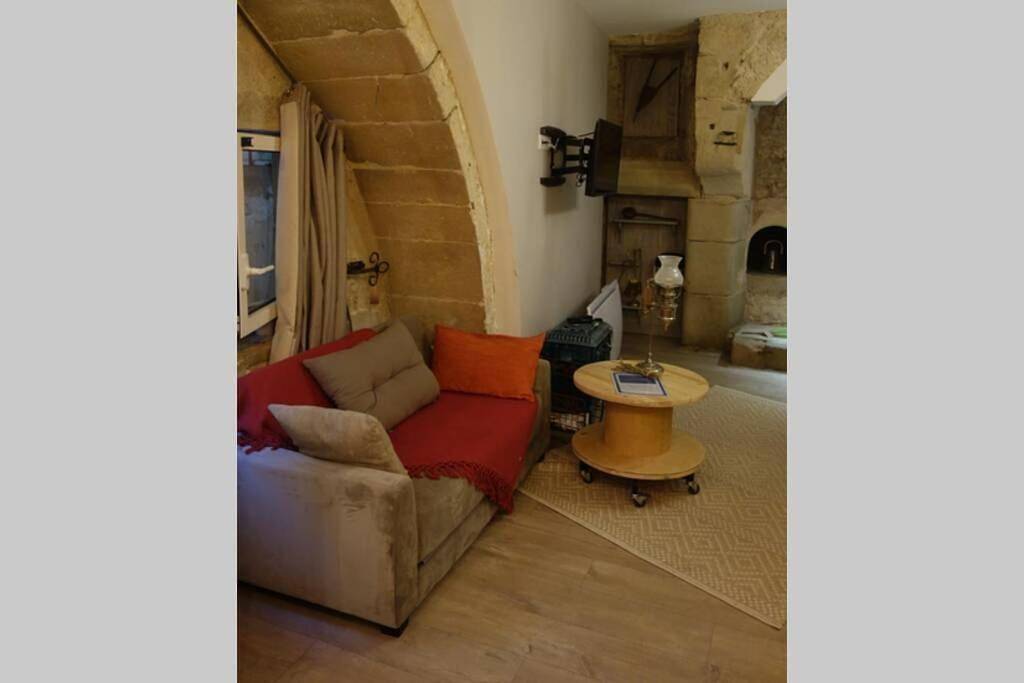 Appartement entier, La Chaumière, centre historique, fibre, Ess, rez-de-chaussée, Bedinshop in Romans-sur-Isère, Région de Valence