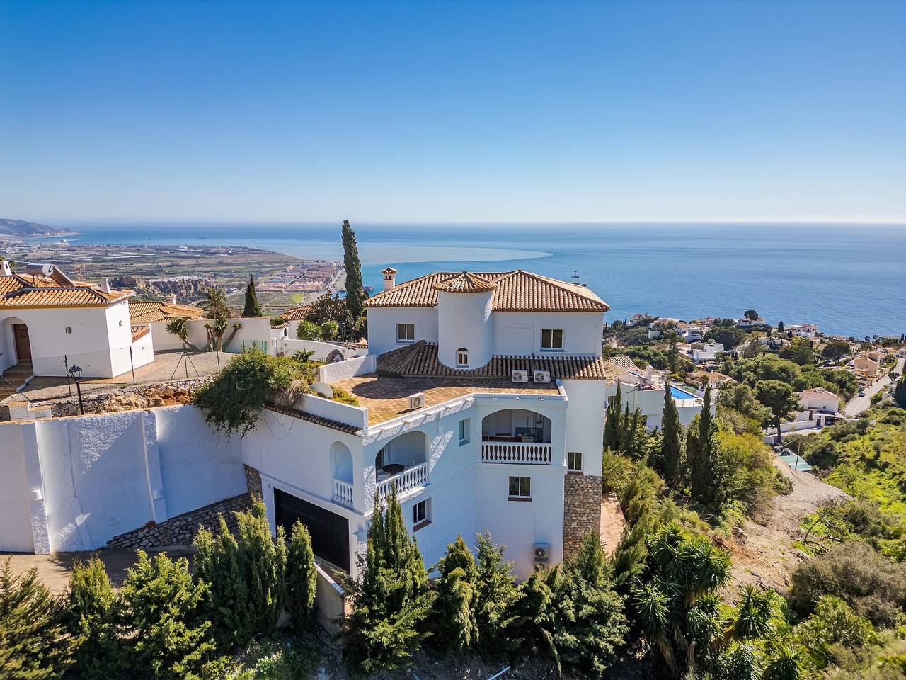 Villa „Alta Vista“ mit Meerblick, Wlan und Klimaanlage in Monte de los Almendros, Salobreña