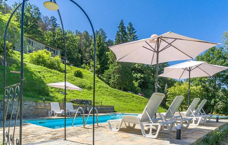 Gîte pour 3 personnes, avec jardin ainsi que vue et piscine à Monastero Bormida