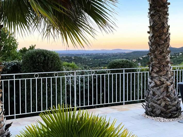 Location de vacances pour 8 personnes, avec piscine dans Golf de Valcros - 4