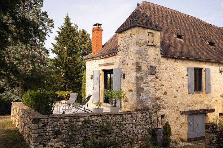 Chambre d’hôte pour 2 personnes, avec jardin et piscine à Simeyrols