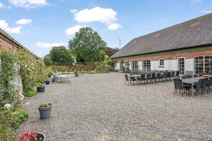 Ferienhaus für 30 Personen, mit Sauna und Terrasse - 1