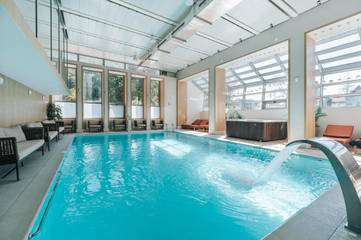 Hôtel pour 3 personnes, avec sauna et balcon ainsi que jacuzzi et piscine à Sinaia