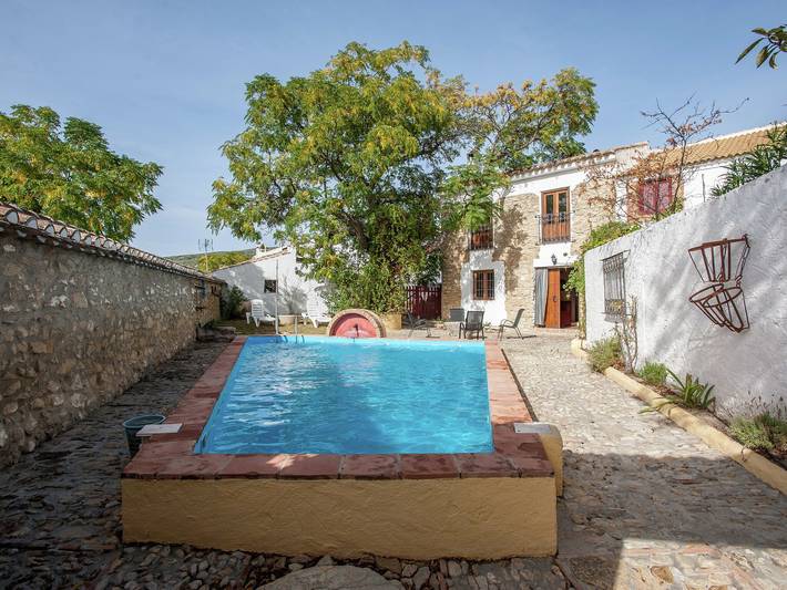 Casa rural para 6 personas, con terraza y piscina, Se admiten mascotas en Algarinejo - 2