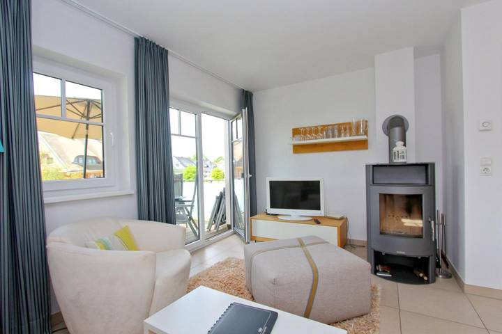 Ferienwohnung für 5 Personen, mit Balkon und Pool sowie Sauna in Lobbe - 4