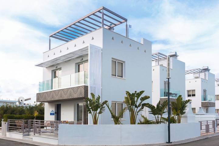 Villa for 7 people, with Balcony/Terrace and Pool in Ayia Napa