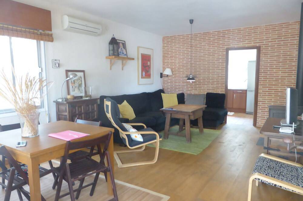 Deux chambres villa individuelle avec grand jardin et piscine privée in Torrevieja, Costa Blanca