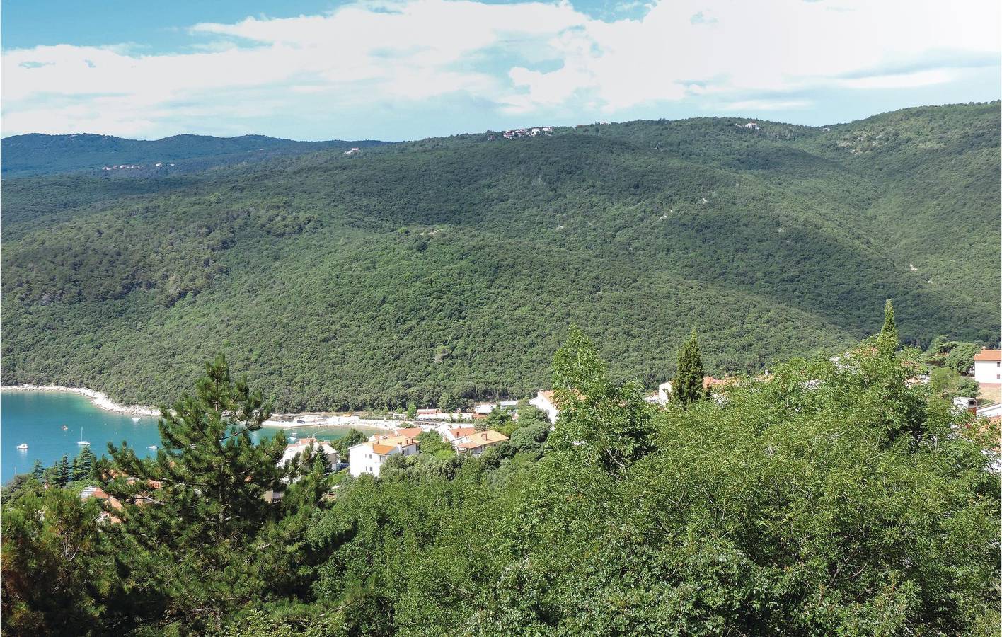 Apartamento vacacional entero, Acogedor apartamento de 2 dormitorios con terraza, wifi y a 400 m de la playa in Rabac, Labin-Rabac