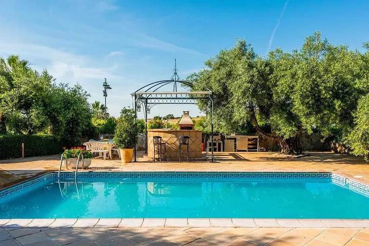 Villa for 10 people, with garden and terrace, with pets - 1