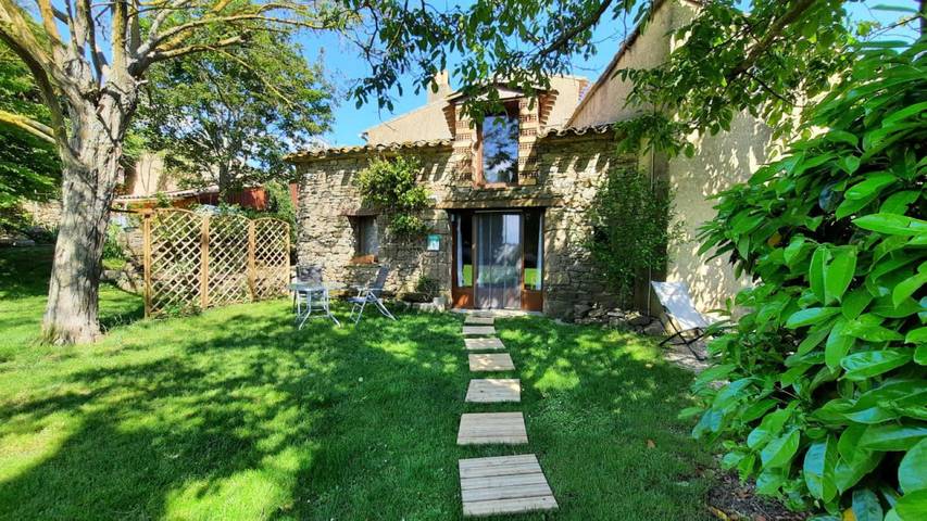 Gîte pour 4 personnes, avec Terrasse et Jardin