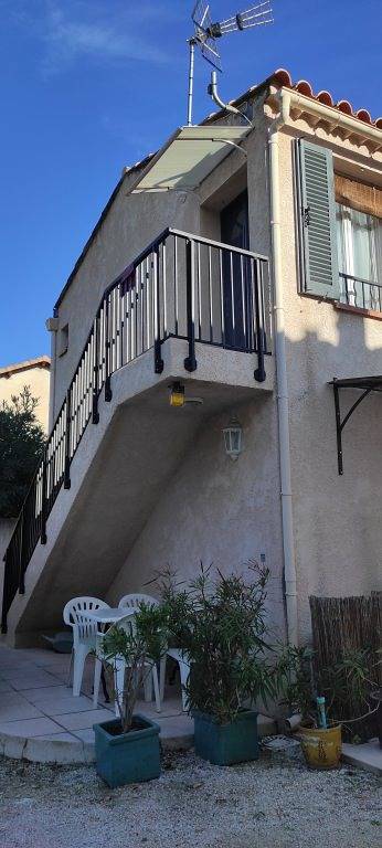 Appartement entier, Appartement Poirier : agréable T2, 50 m², calme in La Ciotat, Région de Marseille