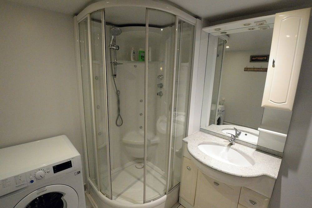 Fisherman's house near the Gr and the sea. Quiet, privileged surroundings! in Paimpol, Rosa Granitküste