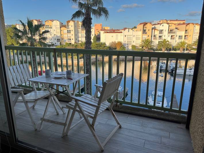 Gîte pour 4 personnes, avec terrasse et piscine dans Port de Gruissan
