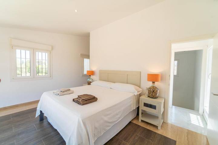 Chalet para 12 personas, con vistas además de piscina y jardín, Se admiten mascotas en Provincia de Sevilla - 3