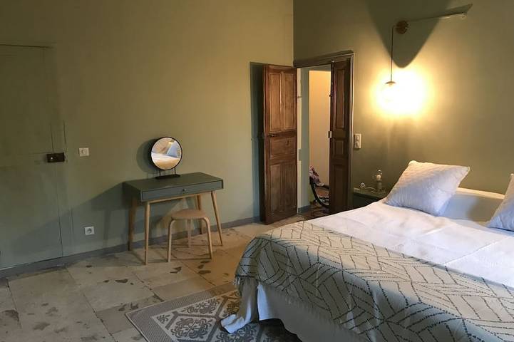Location de vacances pour 8 personnes, avec Terrasse et Jardin à Manduel