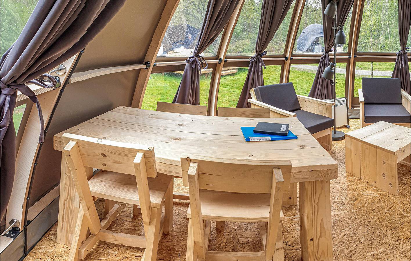 Wohnwagen für 4 Personen mit Garten in Drenthe