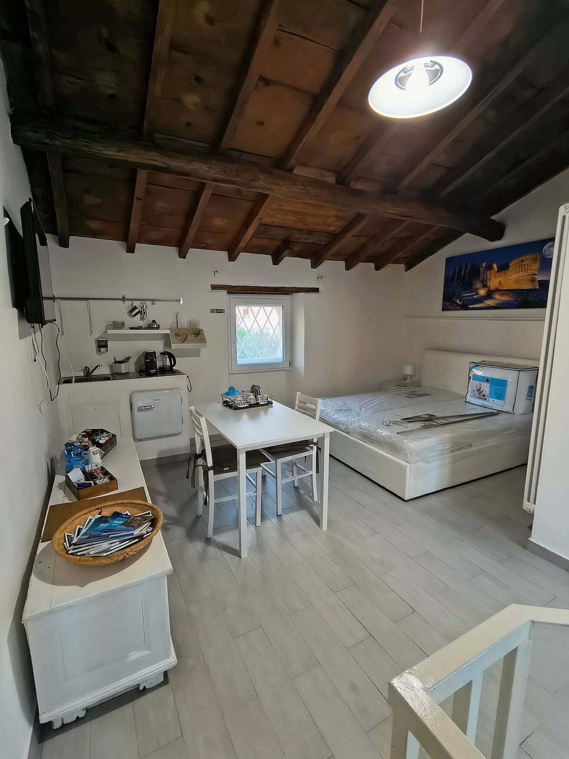 Apartamento entero, Estudio 'Re Desidero' con Wi-Fi y aire acondicionado in Cellatica, Montañas Garda