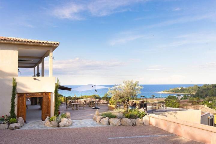 Hôtel pour 2 personnes, avec piscine ainsi que jardin et vue