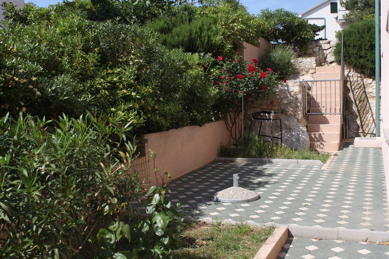 Ganze Wohnung, 2-Zimmer-Ferienwohnung mit Terrasse und Meerblick Povljana, Pag A-6296-b in Povljana, Pag