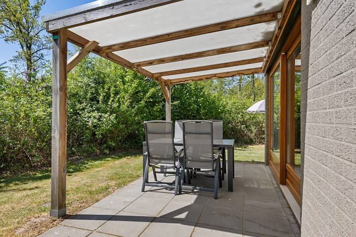 Bungalow für 4 Personen, mit Balkon/Terrasse und Terrasse in Friesland - 3