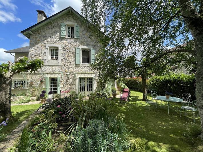 Gîte pour 2 personnes, avec Jardin et Piscine à Gurmençon