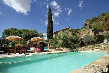 Gîte pour 4 personnes, avec piscine et terrasse à Piégon