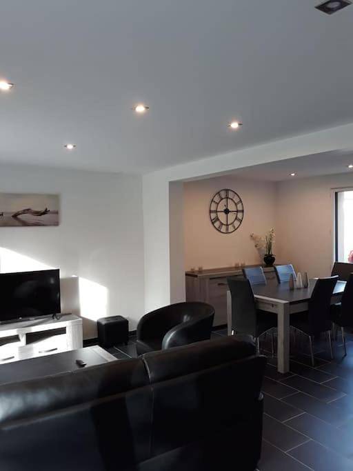 Location de vacances pour 6 personnes, avec jardin à Saint-Étienne-la-Thillaye - 4