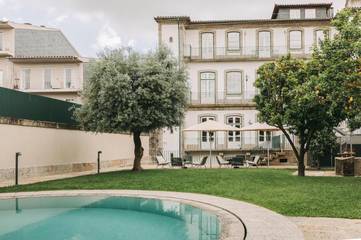 Maison d’hôte pour 2 personnes, avec jardin et piscine, animaux acceptés dans Guimarães