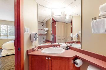 Glamping for 2 Guests in Whistler, Whistler Blackcomb, Picture 1