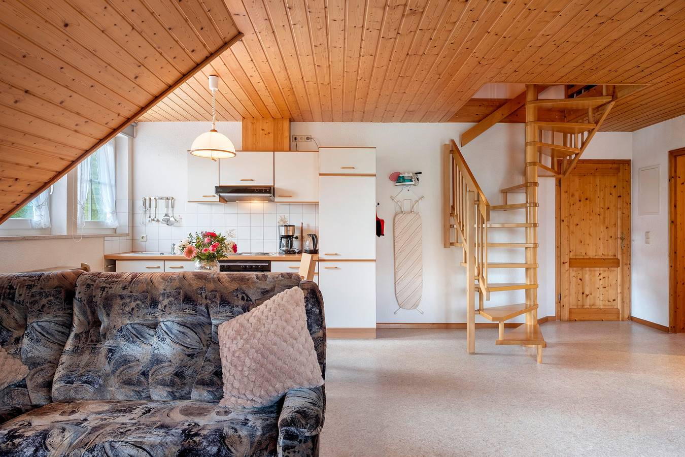 Geheel appartement, 'Vakantiewoning met Bergzicht 1' met balkon en wifi in Suedlicher Schwarzwald, Wieden