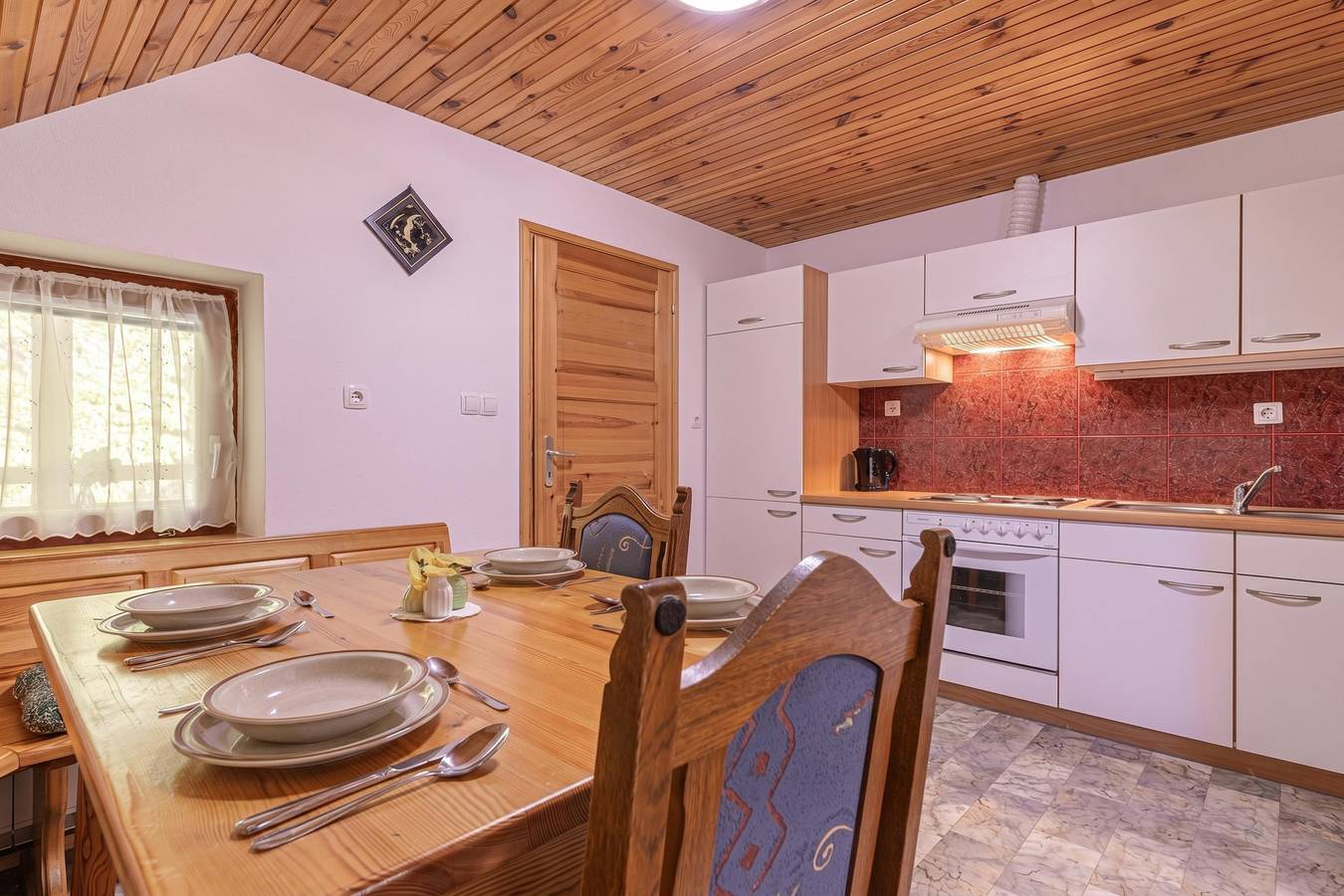 Ganze Wohnung, Eco farm Mikl Pine Tree Apartment in Karawanken und Bachergebirge, Slowenien