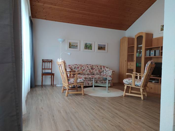 Ganze Ferienwohnung, FeWoWama4 Familie Lüsebrink - FeWoWama4 für 2 bis 4 Personen im Eg mit 2 sep. Schlafzimmern, davon 1 Zimmer mit Stockbett, TV, Terrasse in Prien, Prien am Chiemsee