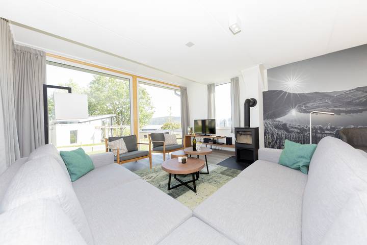 Bungalow für 8 Personen, mit Terrasse und Balkon/Terrasse