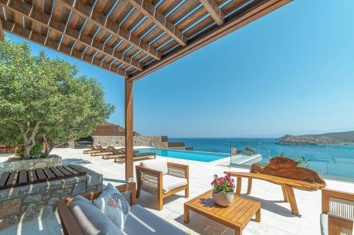 Location de vacances pour 14 personnes, avec piscine et balcon/terrasse à Agios Nikolaos - 3