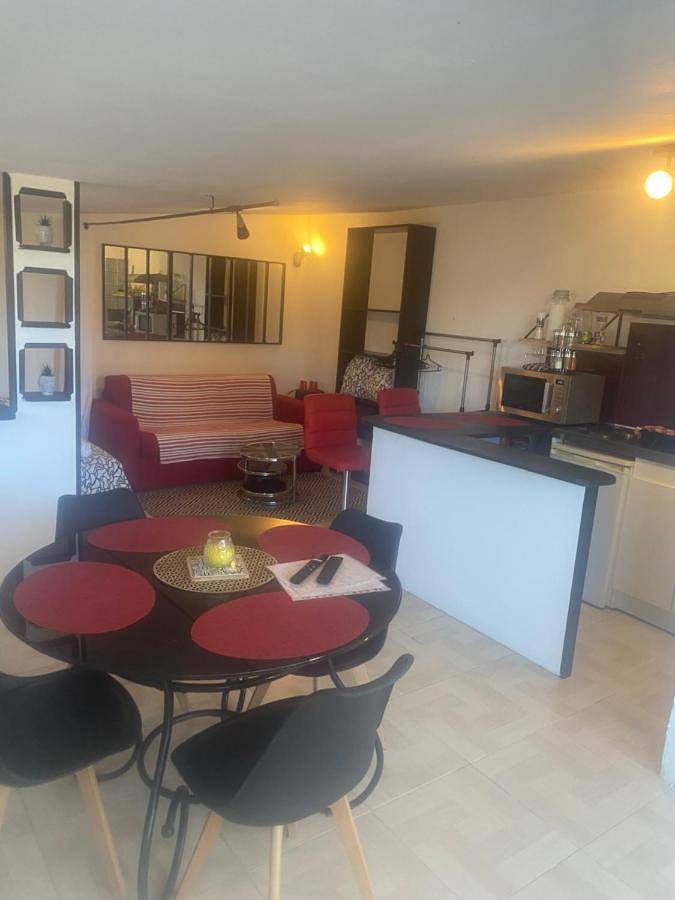 Appartement entier, Studio jardinet Couloumines in Rivesaltes, Côte méditerranéenne (France)