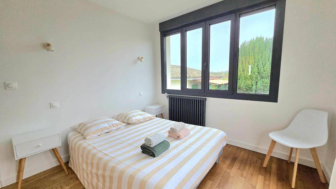 Appartement entier, Apartment with Terrace in Jonzac, Région de Jonzac