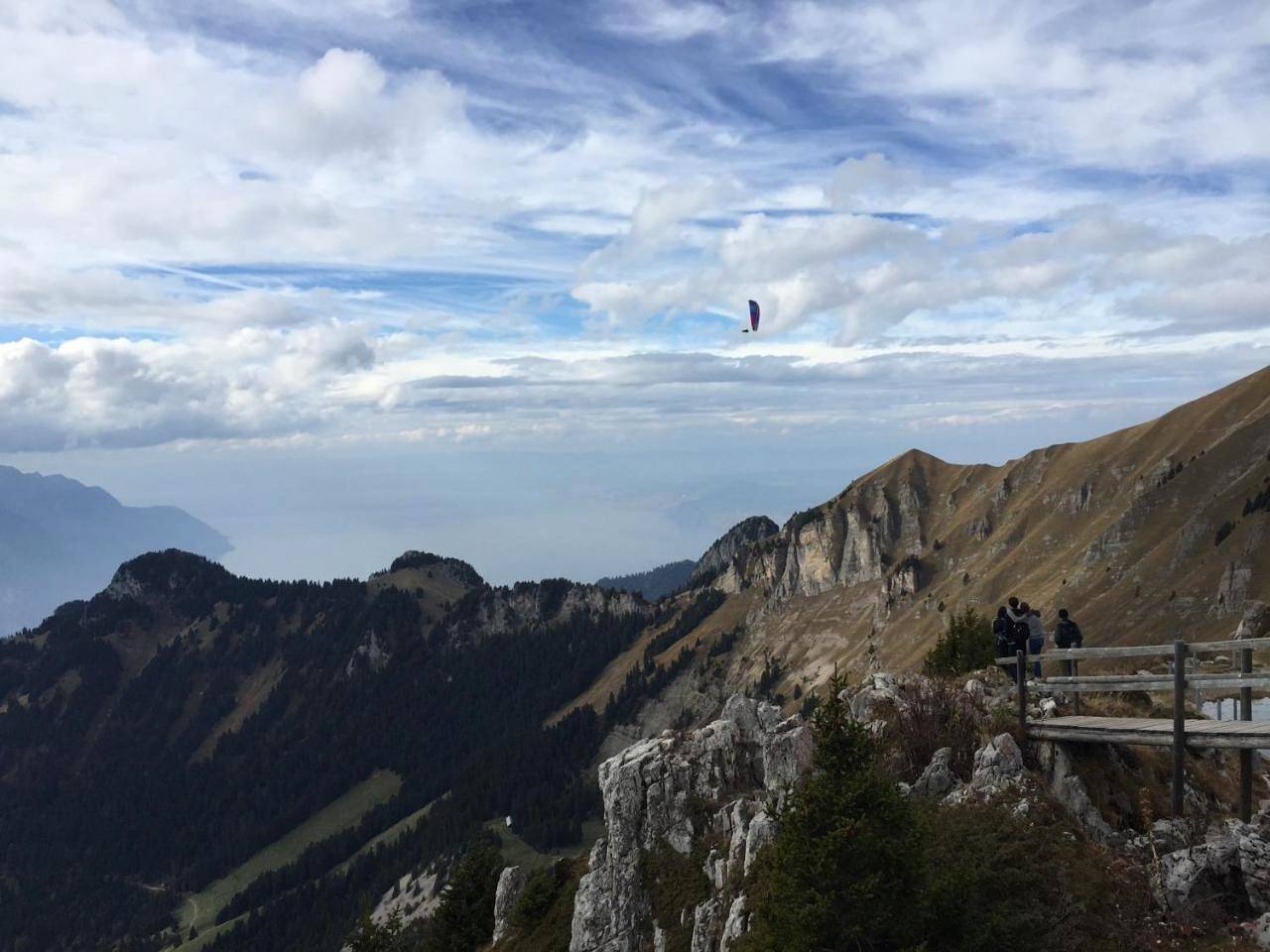 Ganze Wohnung, Apartment with Terrace in Leysin, Alpes Vaudoises