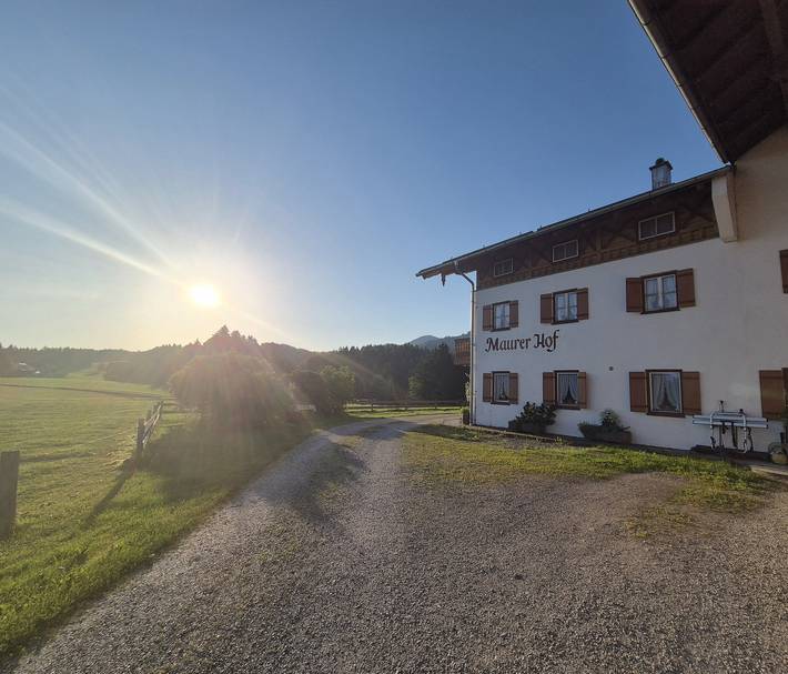 Ganze Ferienwohnung, Ferienwohnungen Maurer Hof - Ferienwohnung Bauernhaus 2. Stock 70 qm in Siegsdorf, Bayerische Alpen