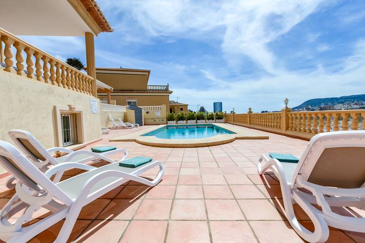 Chalet para 14 personas, con jardín además de jacuzzi y terraza en Provincia de Alicante - 4