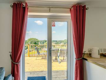 Log Cabin for 4 People in Hemswell, Lincolnshire, Photo 4